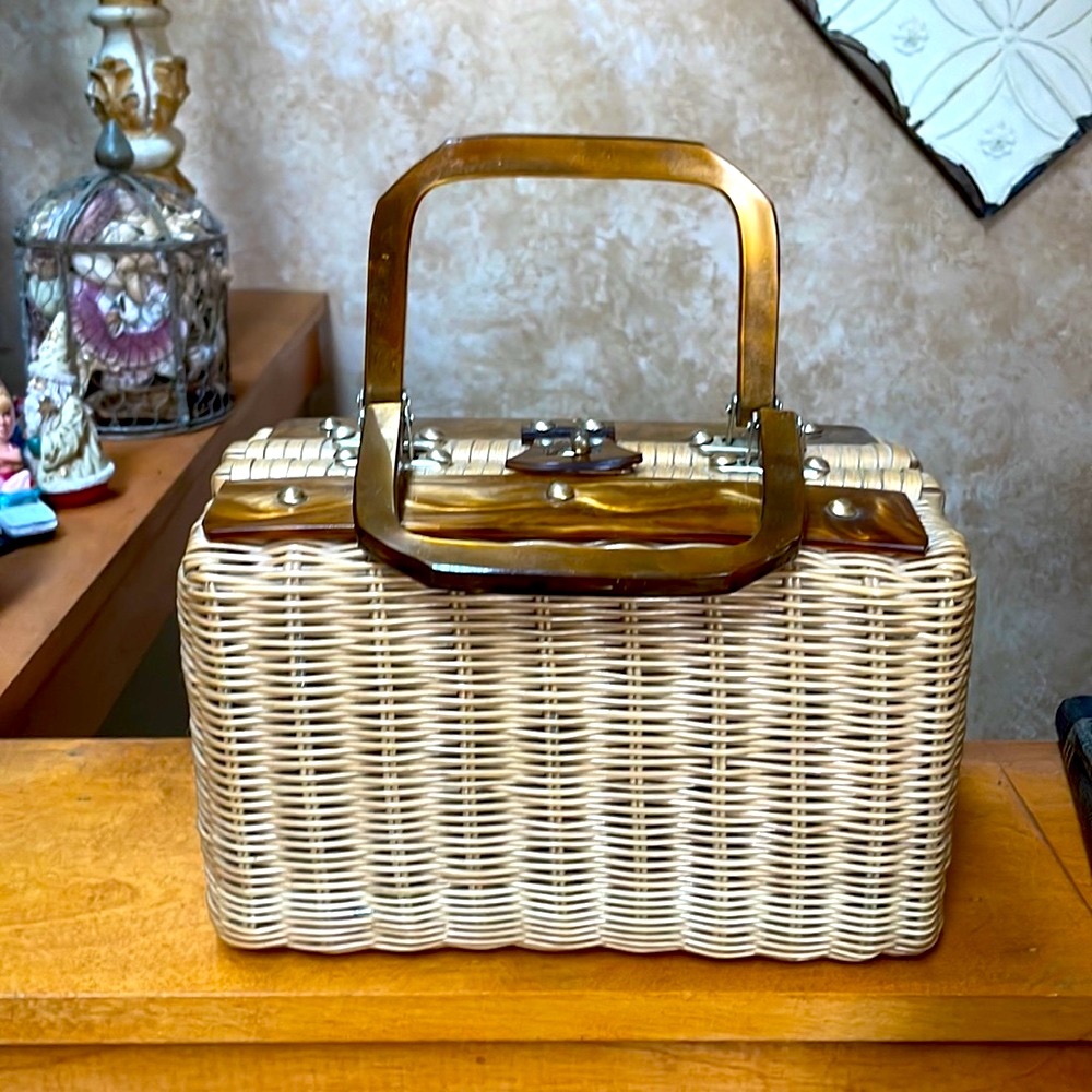Vintage Straw Basket Handbag - Picture 2 of 16